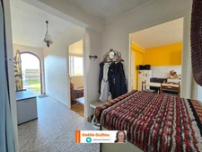 Maison mitoyenne de 8 pièces - 5 chambres - jardin clos - à 150m de la mer