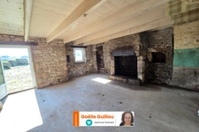 Cléder : Maison en pierre de 46m² à rénover à 2 kms de la mer + terrain de 1845m²
