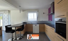 PLOUESCAT : Maison plain pied de 98m² - Plein centre - 2/3 chambres + Garage - Jardin 
