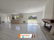 CLEDER : Maison traditionnelle de 108m² - vie de plain pied - Garage et jardin clos.