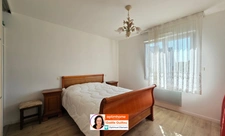 PLOUESCAT : Maison plain pied de 98m² - Plein centre - 2/3 chambres + Garage - Jardin 