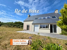 Maison récente et spacieuse de 163m² - 5 chambres- ILE DE BATZ située au calme centre du village.