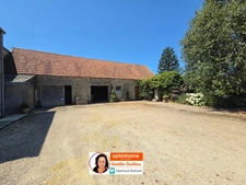 CLEDER : corps de ferme de 138m² - 7 pièces + Dépendances et hangar sur 3900m² 