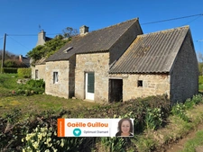 Cléder : Maison en pierre de 46m² à rénover à 2 kms de la mer + terrain de 1845m²