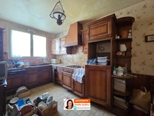 Cléder : Maison à rénover 4 pièces + combles aménageables.