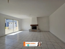 CLEDER : Maison traditionnelle de 108m² - vie de plain pied - Garage et jardin clos.