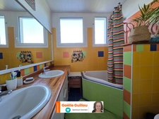 SANTEC : Coup de coeur de 110m² charme des années 50 vue mer et jardin clos