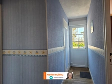 Maison mitoyenne de 8 pièces - 5 chambres - jardin clos - à 150m de la mer