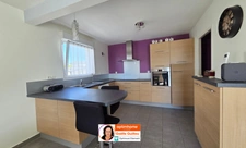 PLOUESCAT : Maison plain pied de 98m² - Plein centre - 2/3 chambres + Garage - Jardin 