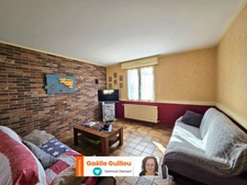 Cléder : maison de 1980 sur sous-sol, habitable de plain pied, avec 3 garages + carport 