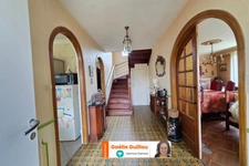 CLEDER – Maison familiale de 141 m² avec dépendance, hangar et grenier aménageable à 800 m des plages