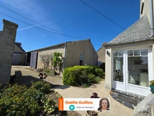 CLEDER – Maison familiale de 141 m² avec dépendance, hangar et grenier aménageable à 800 m des plages