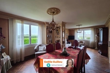 CLEDER – Maison familiale de 141 m² avec dépendance, hangar et grenier aménageable à 800 m des plages