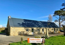 CLEDER "entre terre et mer" Maison familiale + Hangar + Longère - 3600m² de terrain