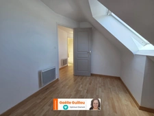 CLEDER : Maison traditionnelle de 108m² - vie de plain pied - Garage et jardin clos.