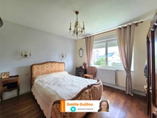 CLEDER – Maison familiale de 141 m² avec dépendance, hangar et grenier aménageable à 800 m des plages