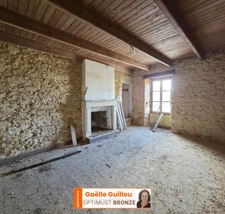GOULVEN : bâtisse de charme à rénover de 100m² pour 6 pièces + jardin