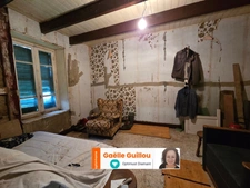 Ancien corps de ferme à rénover + Dépendances + Prairie et Verger 9 300m²
