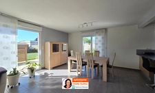 PLOUESCAT : Maison plain pied de 98m² - Plein centre - 2/3 chambres + Garage - Jardin 