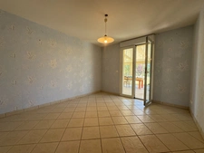 Pavillon de plain-pied de 102 m² – Lumineux, parfaitement entretenu, avec véranda, garage et grand terrain de 957 m²