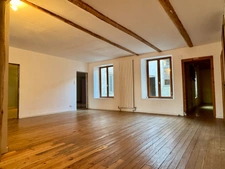 Maison familiale de 204 m² avec patio, terrain et annexe de 80 m² 