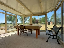 Pavillon de plain-pied de 102 m² – Lumineux, parfaitement entretenu, avec véranda, garage et grand terrain de 957 m²