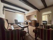 Maison de village de  130 m² avec garage, atelier indépendant et jardin paysager 