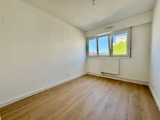 Appartement rénové de 80 m² 5 pièces avec parking – Secteur Fac de Lettres à Nancy 