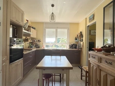 Belle maison de plain-pied 6 pièces sur terrain arboré de 760 m²