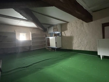 Maison de village de  130 m² avec garage, atelier indépendant et jardin paysager 