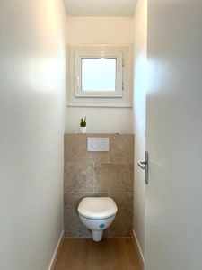 Appartement rénové de 80 m² 5 pièces avec parking – Secteur Fac de Lettres à Nancy 