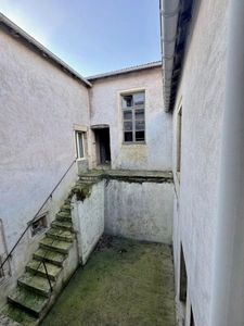 Maison familiale de 204 m² avec patio, terrain et annexe de 80 m² 