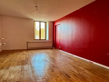 Maison familiale de 204 m² avec patio, terrain et annexe de 80 m² 