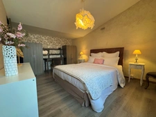 Immeuble de rapport comprenant 2 appartements et une salle de réception proche de CHARMES (88)