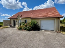 Pavillon de plain-pied de 102 m² – Lumineux, parfaitement entretenu, avec véranda, garage et grand terrain de 957 m²