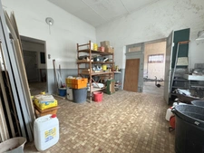 Maison de village de  130 m² avec garage, atelier indépendant et jardin paysager 