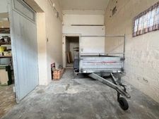 Maison de village de  130 m² avec garage, atelier indépendant et jardin paysager 