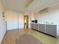 SPACIEUX APPARTEMENT 4 PIÈCES – CENTRE-VILLE À 100 M DE LA GARE – GARAGE, CAVE, GRENIER