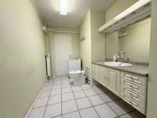 SPACIEUX APPARTEMENT 4 PIÈCES – CENTRE-VILLE À 100 M DE LA GARE – GARAGE, CAVE, GRENIER