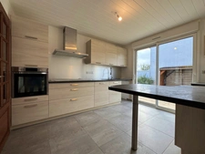 Maison rénovée de 120 m² – 6 pièces – Jardin, terrasse et garage