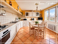 JÉGUN – 153 m² – 4 chambres – jardin – garage – de beaux volumes sur deux niveaux