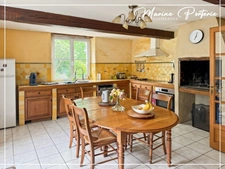 Maison en pierre de 245 m² sur 2 hectares avec lac
