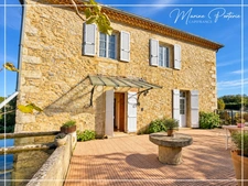 Maison en pierre de 200 m² avec 3 065 m² de terrain à Lavardens