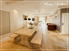 Maison en pierre rénovée – Vue Pyrénées – Terrasse & beaux volumes