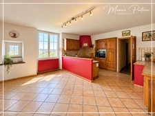 Maison en pierre de 200 m² avec 3 065 m² de terrain à Lavardens