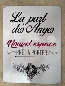 Dpt Saône et Loire (71), à vendre LOUHANS très beau magasin de Prêt-à-porter, rue des Arcades  