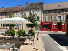 Local tous commerces avec possibilité d’acquérir les murs à MERCUREY (71)
