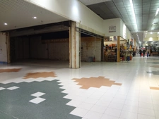 Dpt Saône et Loire (71), à vendre CHALON SUR SAONE Local commercial emplacement N°1