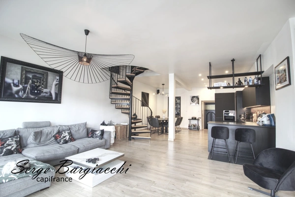 Dpt Pas de Calais (62), à vendre HENIN BEAUMONT CENTRE,  immeuble de rapport ; 260M²