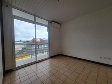 Local professionnel climatisé – Centre-ville de Cayenne